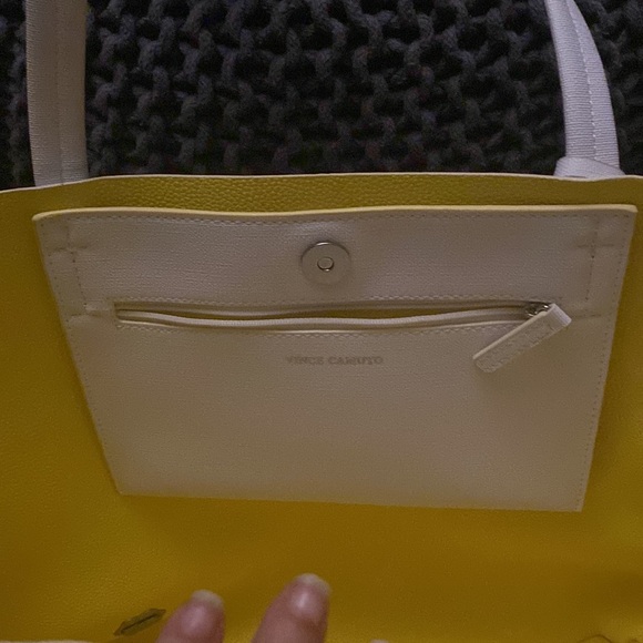 Vince Camuto Tote Bag w/abstract watermelon pattern - Picture 3 of 7